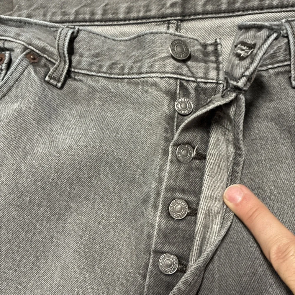 Levi's 501 Jeans Gray Mens‎ 40x 32 Straight Fit Red Tab Denim Button Fly